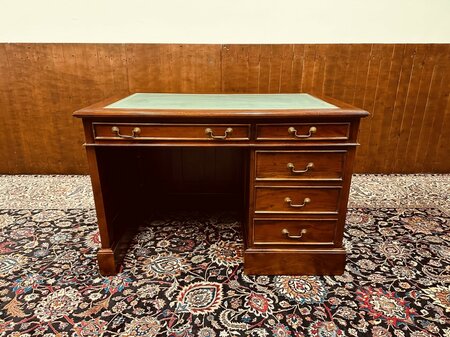 Klassiek Engels bureau met achterschot