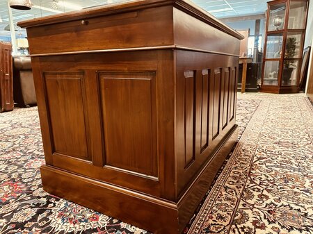 Klassiek Engels bureau met achterschot
