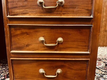 Klassiek Engels bureau met achterschot