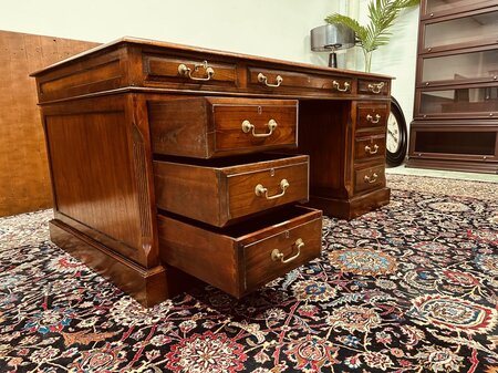 Klassiek Engels Globe Wernicke bureau