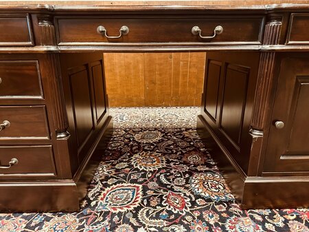 Antiek Engels bureau partnerdesk