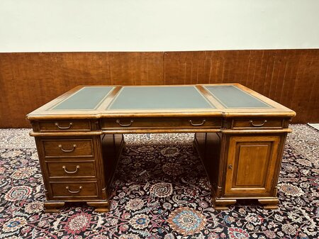 Engels antiek klassiek bureau partnerdesk