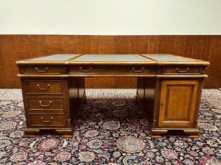Engels antiek klassiek bureau partnerdesk