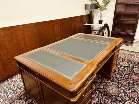 Engels antiek klassiek bureau partnerdesk