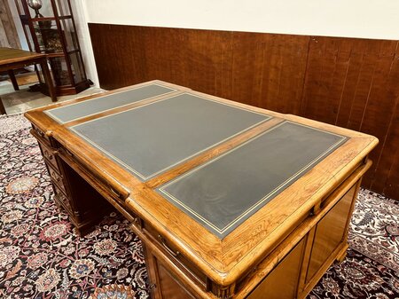 Engels antiek klassiek bureau partnerdesk