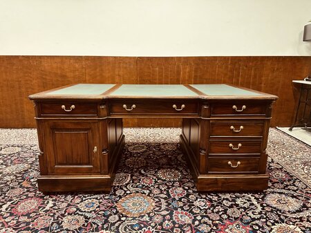 Engels Klassiek Chesterfield Partnerdesk Bureau