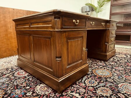 Engels Klassiek Chesterfield Partnerdesk Bureau