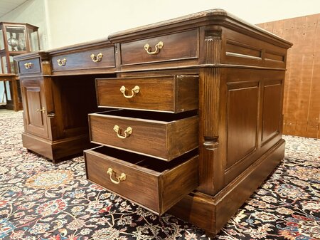Engels Klassiek Chesterfield Partnerdesk Bureau