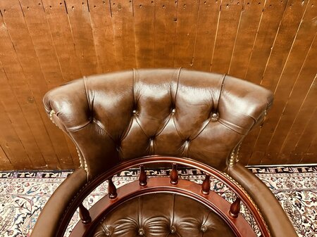 Engelse Chesterfield Captain Chair Bureaustoel