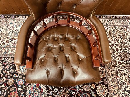 Engelse Chesterfield Captain Chair Bureaustoel