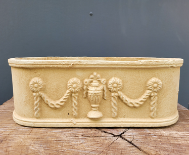 Jardiniere van gietijzer