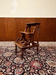 Klassieke bibliotheek trap