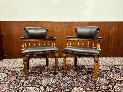 Set Engelse Chesterfield Bureaustoel