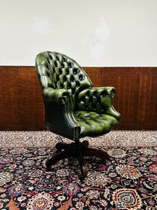 Engels Chesterfield Director Chair Groen