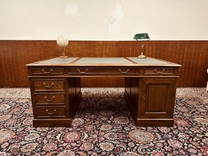 Groot Klassiek Engels Bureau Partnerdesk