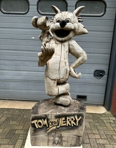 Groot houtsnijwerk van Tom and Jerry