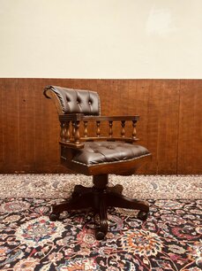 Klassiek Engelse Captain Chair