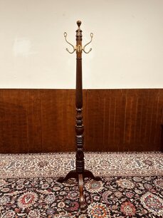 Klassischer englischer Garderobenständer