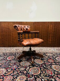 Classic Chesterfield Desk Chair