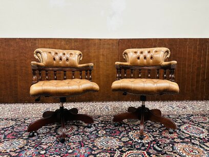 Set Chesterfield Engelse Captain Chairs