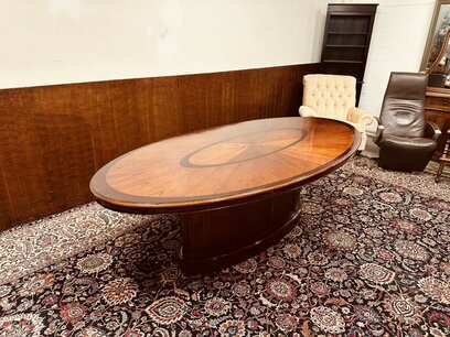 Engelse Globe Wernicke Vergadertafel