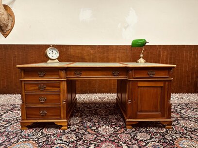 Classic English Desk Partnerdesk