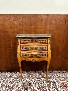 Klassieke Franse Barok Sidetable met Natuurstenen Blad