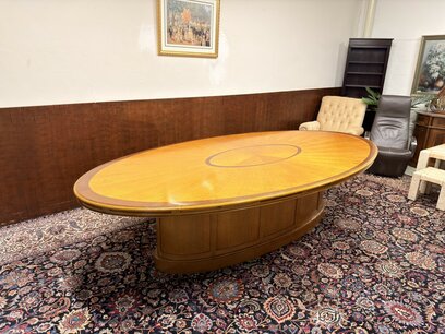 Grote Engelse Globe Wernicke Vergadertafel