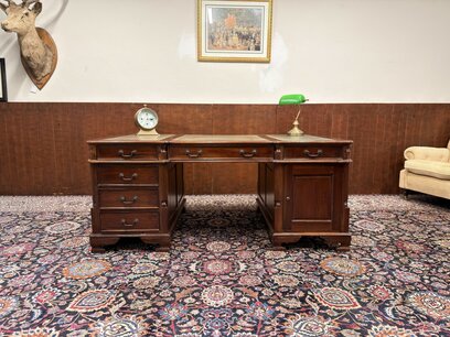 Klassieke Engelse Chesterfield Partnerdesk Bureau
