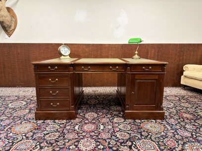 Engels Chesterfield Bureau Partnerdesk Engels Chesterfield Bureau Partnerdesk