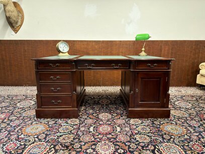 Antiek Engels Chesterfield Bureau Partnerdesk Antiek Engels Chesterfield Bureau Partnerdesk