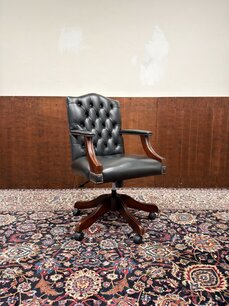 English Black Chesterfield President Chair