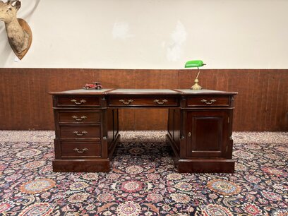 Classic English Partnerdesk Desk