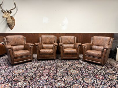 Set Klassiek Engels Chesterfield Fauteuils