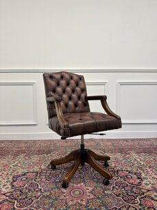 Engelse Chesterfield Bureaustoel Oxblood