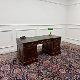 Classic English Desk Green Leather Inlay