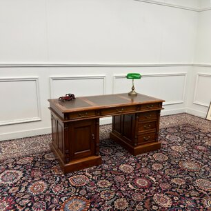 Classic English Desk Brown Leather