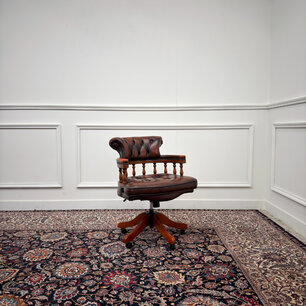 Oxblood Engelse Chesterfield Bureaustoel