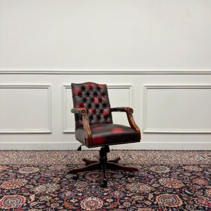 Klassiek Engelse Chesterfield Bureaustoel Oxblood Rood