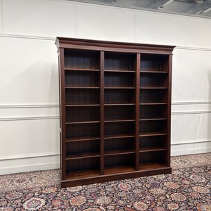 Klassiek Engelse Open Boekenkast