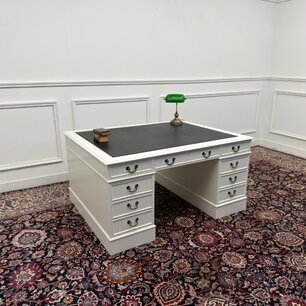 Klassiek Engels Wit Bureau Partnerdesk