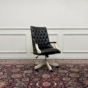 Grote Klassiek Engelse Witte Chesterfield Bureaustoel 
