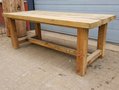 Grote houten tafel
