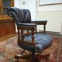 Antieke Chesterfield Captain chair bureaustoel zwart