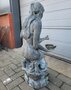 Antiek brons standbeeld Vrouw met waterkruik