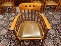 Ovale Art Deco vergadertafel met 8 stoelen