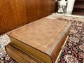 Antieke Engelse Boeken salontafel met lederen blad