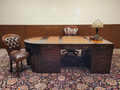 Klassiek Chesterfield bureau met vergadertafel