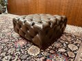 Engels Chesterfield Hocker Slipperbox