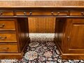 Klassiek Engels Chesterfield Bureau met groen leer